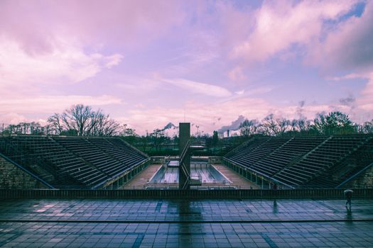 Opening olympische spelen 2026 in Milaan met verlicht stadion en vlaggenparade